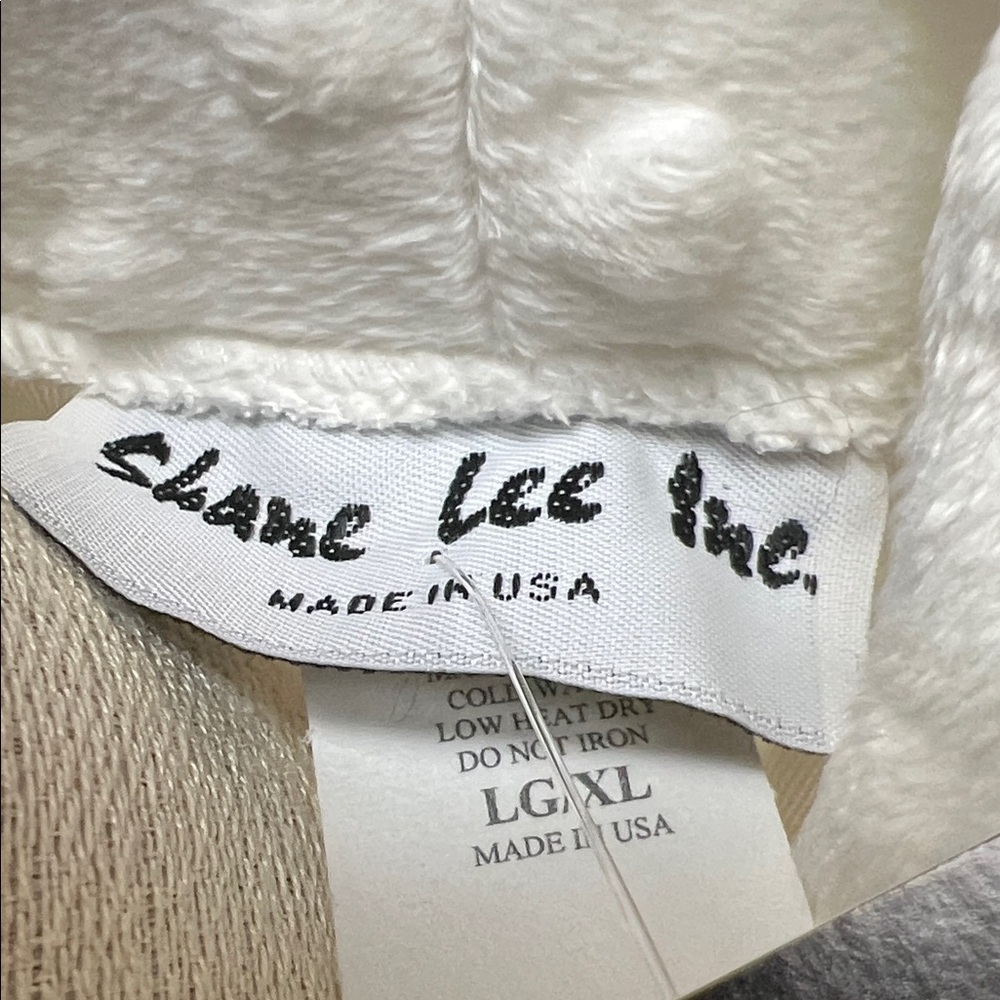 White Textured Robe with Belt - Picture 8 of 8